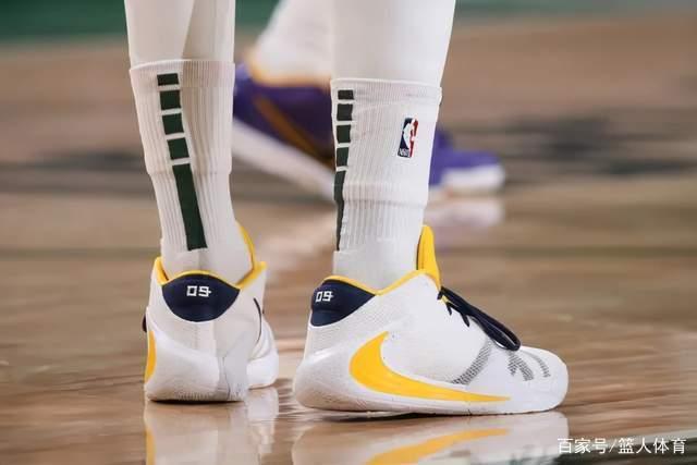 罗马诺：曼联支持奥纳纳&对他有信心