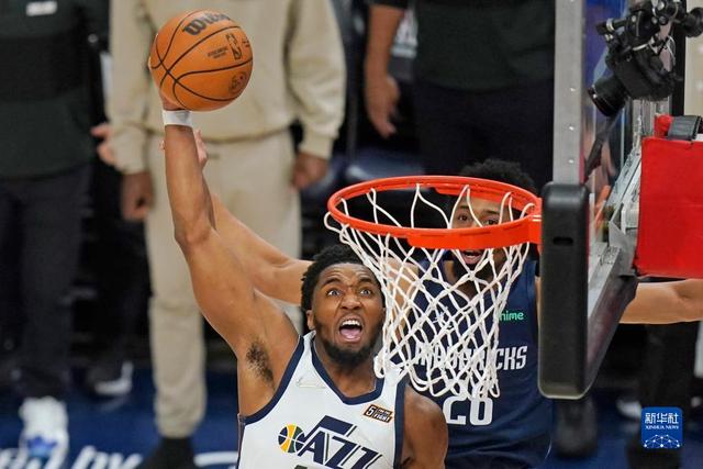 9记三分轰36分！库里生死战复苏拯救美国男篮